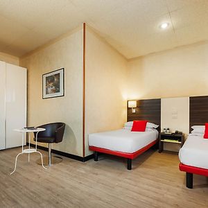 Habitación Estándar con 2 Camas Individuales